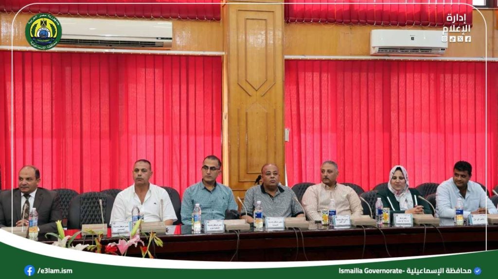 محافظ الإسماعيلية يكرم مدير عام التموين لجهودها المتميزة ويحتفي بترقيتها للقاهرة 5