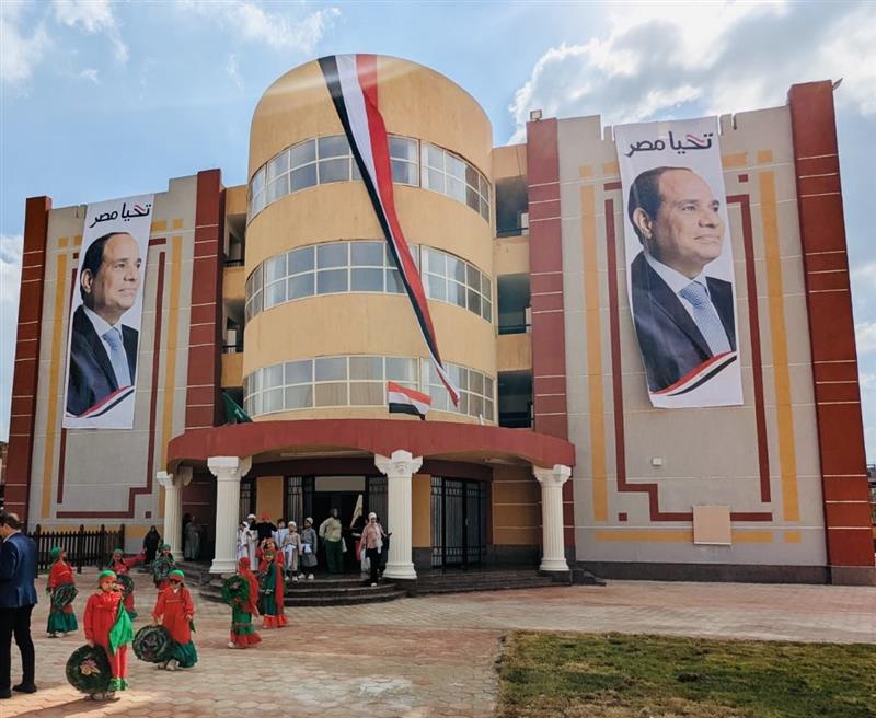 افتتاح المدرسة