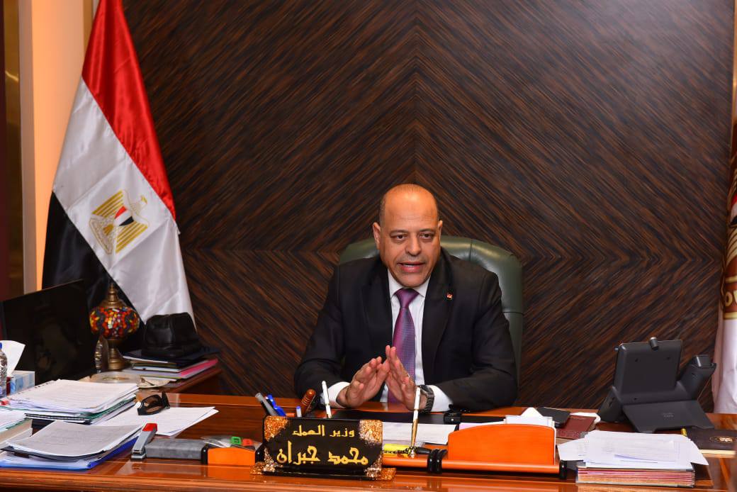 وزير العمل يُصدر قرارًا وزاريًا جديدًا لاعتماد الاستقالات العمالية وفق قانون العمل الجديد
