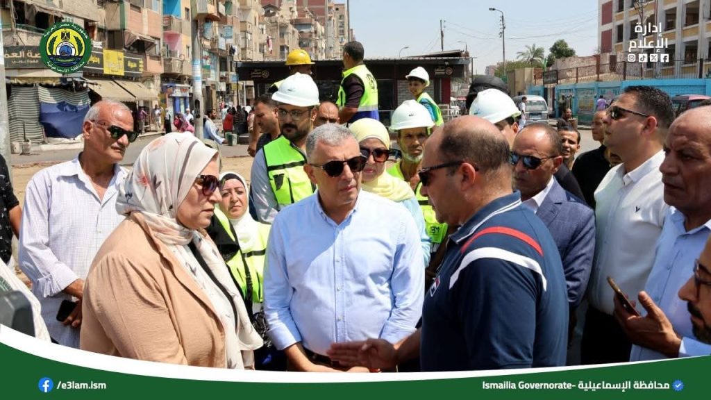 بالفديو والصور:جولة مفاجئة من محافظ الإسماعيلية اللواء طيار أ.ح أكرم محمد جلال داخل سوق الجمعة بالإسماعيلية 5